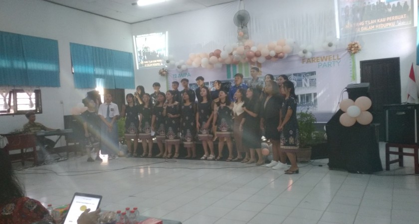 Perpisahan Penuh Haru: Siswa Kelas XII SMA Kristen Palangka Raya Mengukir Kenangan Abadi